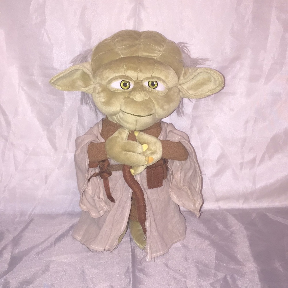 Star Wars 💚 Yoda Plush- GREAT condition!! 💚